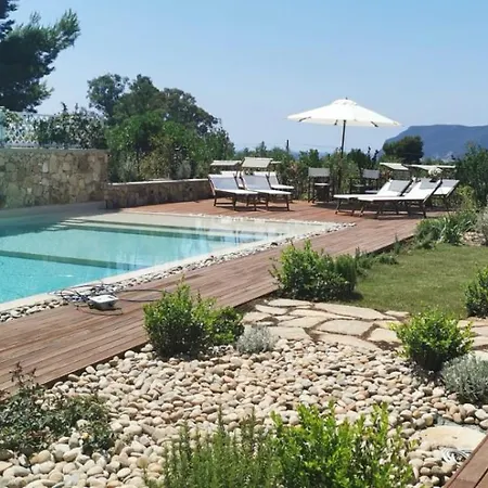 לינה וארוחת בוקר Stile Libero 4*